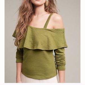Off shoulder long-sleeve